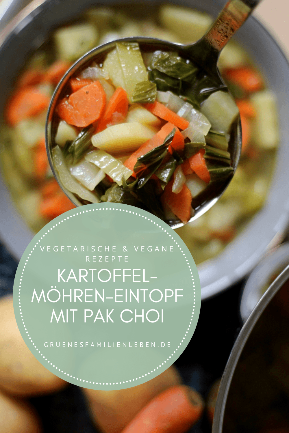 Kartoffel-Möhren-Eintopf mit Pak Choi und vegetarischen Würstchen ...